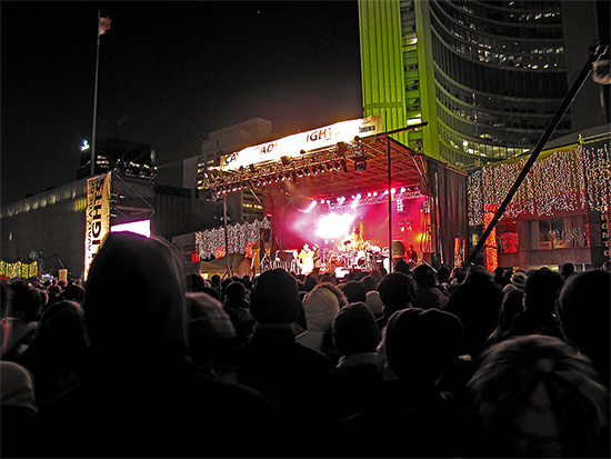 cavalcade of lights, 2009, show, crowd, show, stage, nathan phillips square, city hall, toronto, city, life