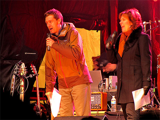 cavalcade of lights, citytv, michael kuss, 2009, show, crowd, show, stage, nathan phillips square, city hall, toronto, city, life