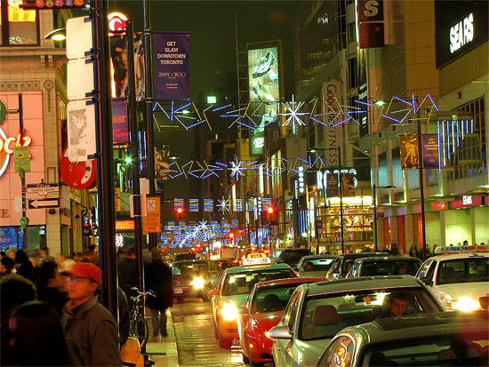 illuminite, 2009, yonge dundas square, yds, yonge street, dundas street, eaton centre, christmas, holidays, seasonal, events, crowd, group, presentation, celebration, lighting, ceremony, decorations, performance, toronto, city, life