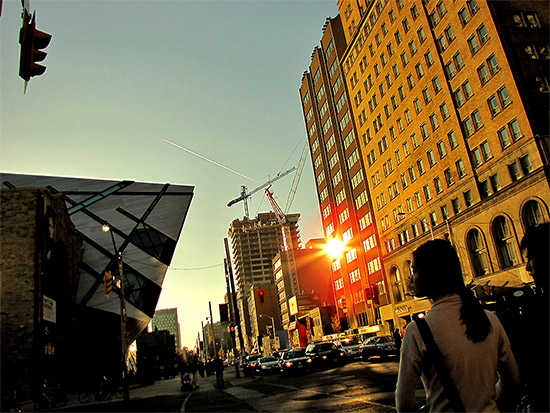rom, royal ontario museum, addition, bloor street west, queen's park, avenue road, sunlight, buildings, construction, toronto, city, life