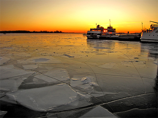 boat, docks, ice, lake ontario, january, winter, toronto, city, life