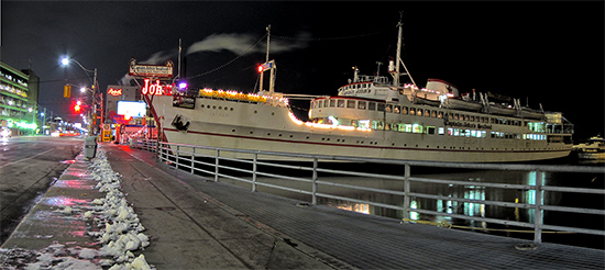 captain john's restaurant, 1 yonge street, toronto, city, life