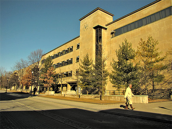 st. george campus, university of toronto, u of t, toronto, city, life