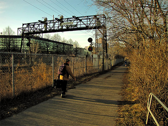 west don lands, parkway, train tracks, go transit, toronto, city, life