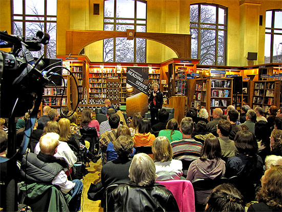 environment, eaarth, book signing, bill mckibben, margaret atwood, reading series, uot bookstore, toronto, city, life