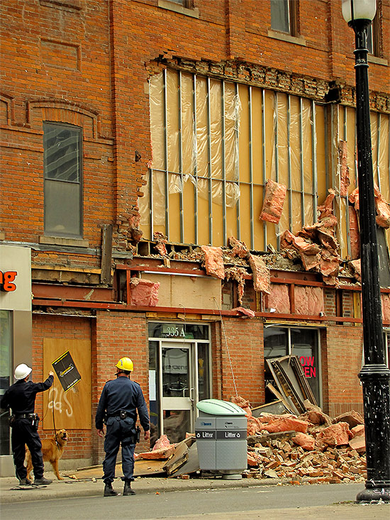 wall collapse, gould street, salad king, ryerson university, yonge street, toronto, city, life