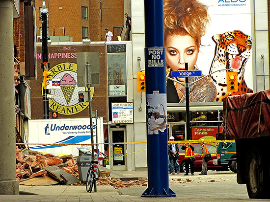 collapsed wall, yonge, gould, street, ryerson university, toronto, city, life