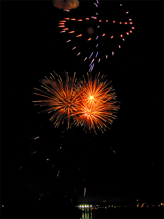 fireworks, victoria day, celebrations, ashbridge's bay, park, beach, lake ontario, toronto, city, life