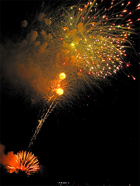 fireworks, victoria day, celebrations, ashbridge's bay, park, beach, lake ontario, toronto, city, life