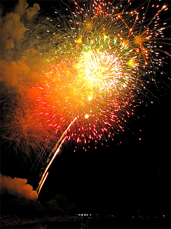 fireworks, victoria day, celebrations, ashbridge's bay, park, beach, lake ontario, toronto, city, life