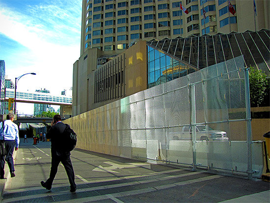 lower simcoe street, front street, convention centre, g20, security, perimeter, fence, toronto, city, life