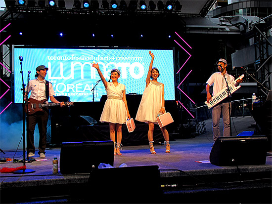 the moist towelettes, luminato, 2010, performers, japanese pop, yonge-dundas square, yds, stage, toronto, city, life