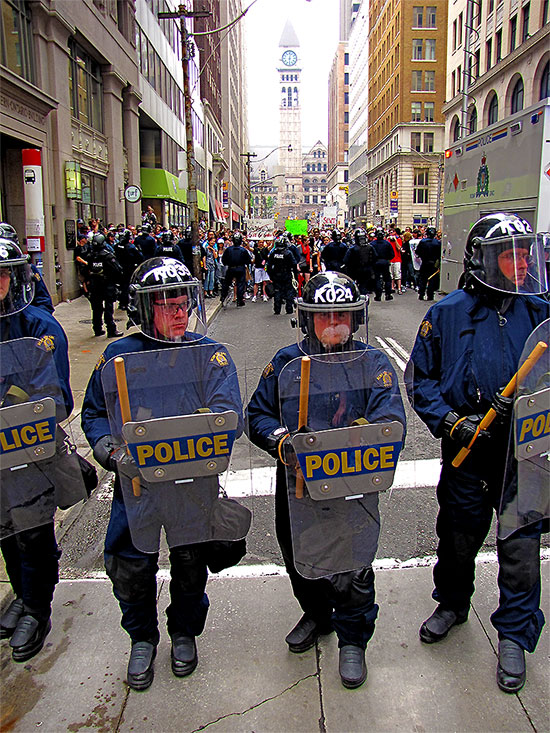 g20, protests, riot police, bay street, richmond street, toronto, city, life