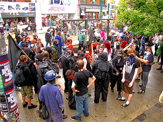 black bloc, vandals, protesters, rioters, queen street west, g20, toronto, city, life