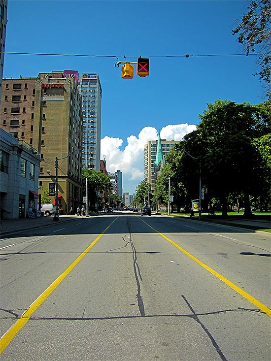 jarvis street, bike lane, center lane, toronto, city, life