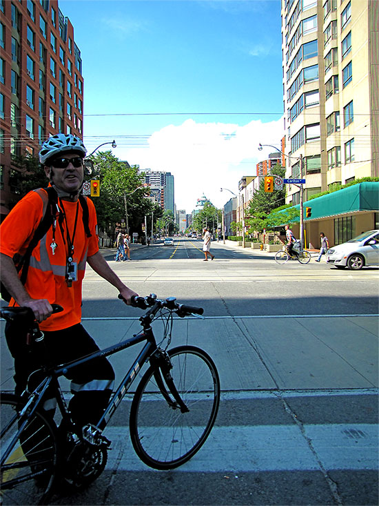 jarvis street, cyclists, bicyclists, bike lanes, toronto, city, life