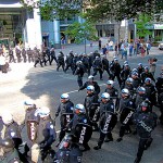 Random image: le riot police