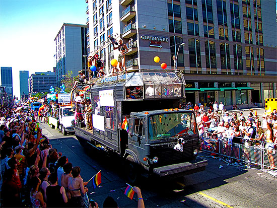 yonge street, pride parade 2010, toronto, city, life