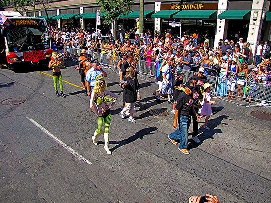 ttc, toronto transit commission, drag queens, pride parade 2010, yonge street, toronto, city, life