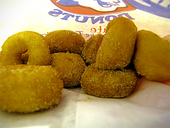 tiny tom donuts, cne, canadian national exhibition, toronto, city, life