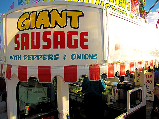 gian sausage, concession stand, cne, canadian national exhibition, toronto, city, life