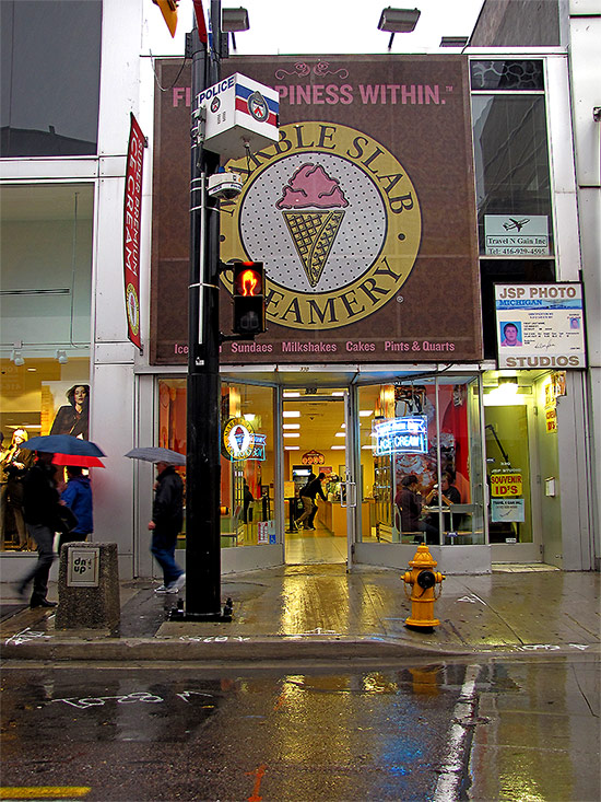 ice cream shop, rain, autumn, fall, yonge street, toronto, city, life
