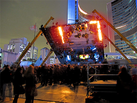 art, nuit blanche, performances, nathan phillips square, city hall, toronto, city, life