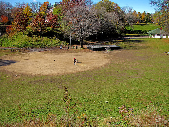 trinity-bellwoods park, pit, stage, toronto, city, life