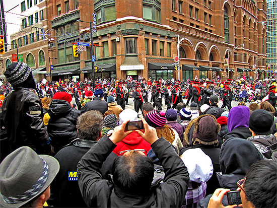 santa claus parade, 2010, yonge street, marching band, christmas, toronto, city, life