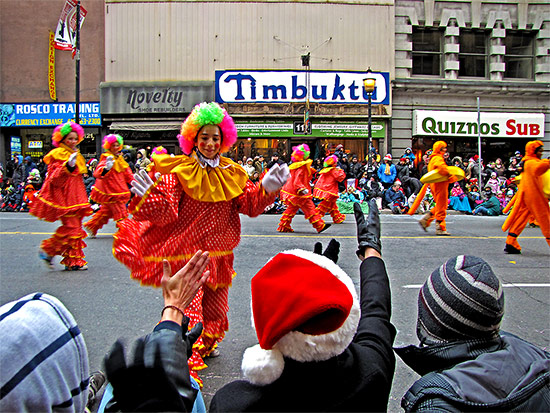 santa claus parade, 2010, yonge street, marching band, christmas, toronto, city, life