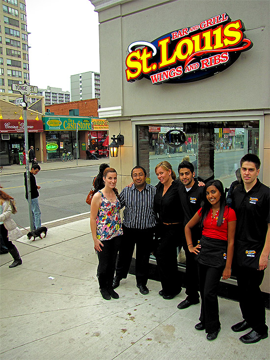 yonge street, st. louis, food, wings, ribs, toronto, city, life, blog