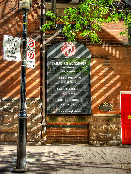 performers, massey hall, shuter street, hdr, toronto, city, life, blog