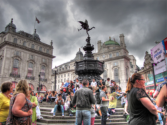 Piccadilly Circus. Note the lack of clowns, elephants, tent, etc.